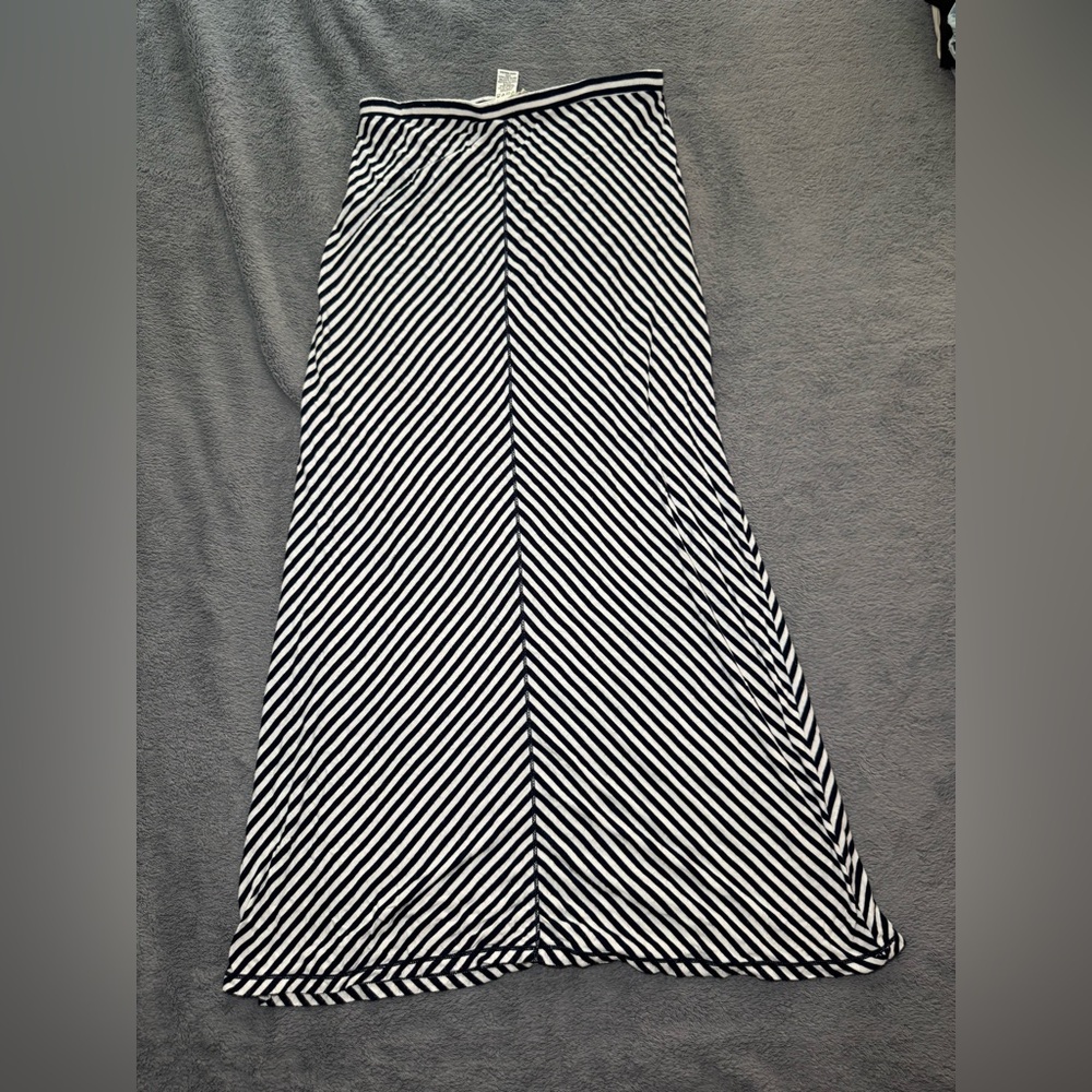 Max Studio Navy and White Striped Top